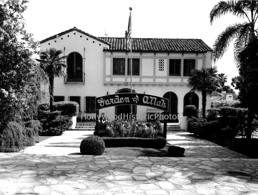 Garden of Allah 1934 1 8152 Sunset Blvd. between Cresecent Heights and Havenhurst wm.jpg